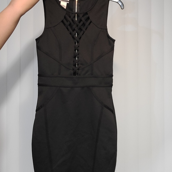 LATTICE BODYCON MINI BLACK DRESS - Picture 8 of 11